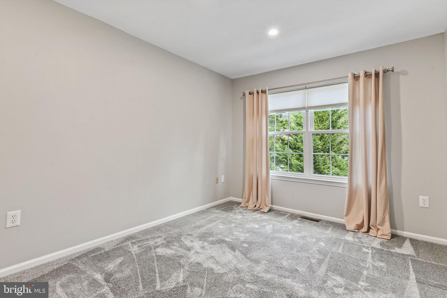 14 Hilton Ct Property Photo 27
