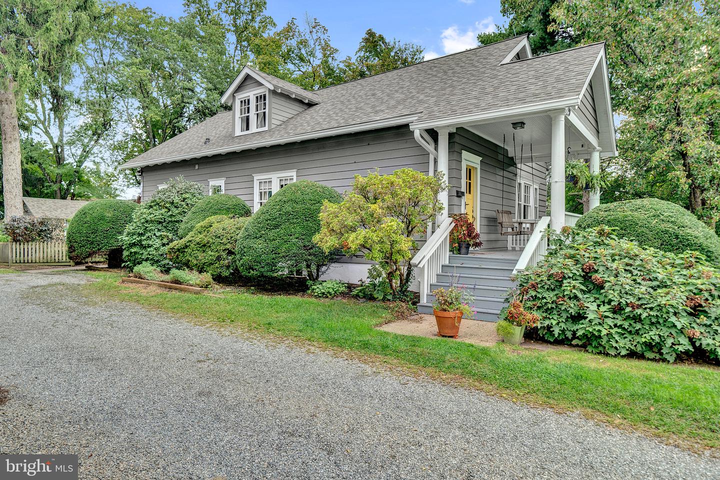 89 W Upper Ferry Rd Property Photo 4