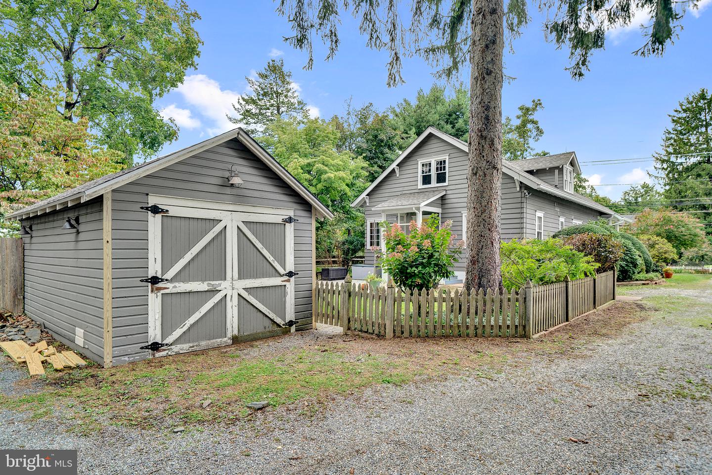89 W Upper Ferry Rd Property Photo 23