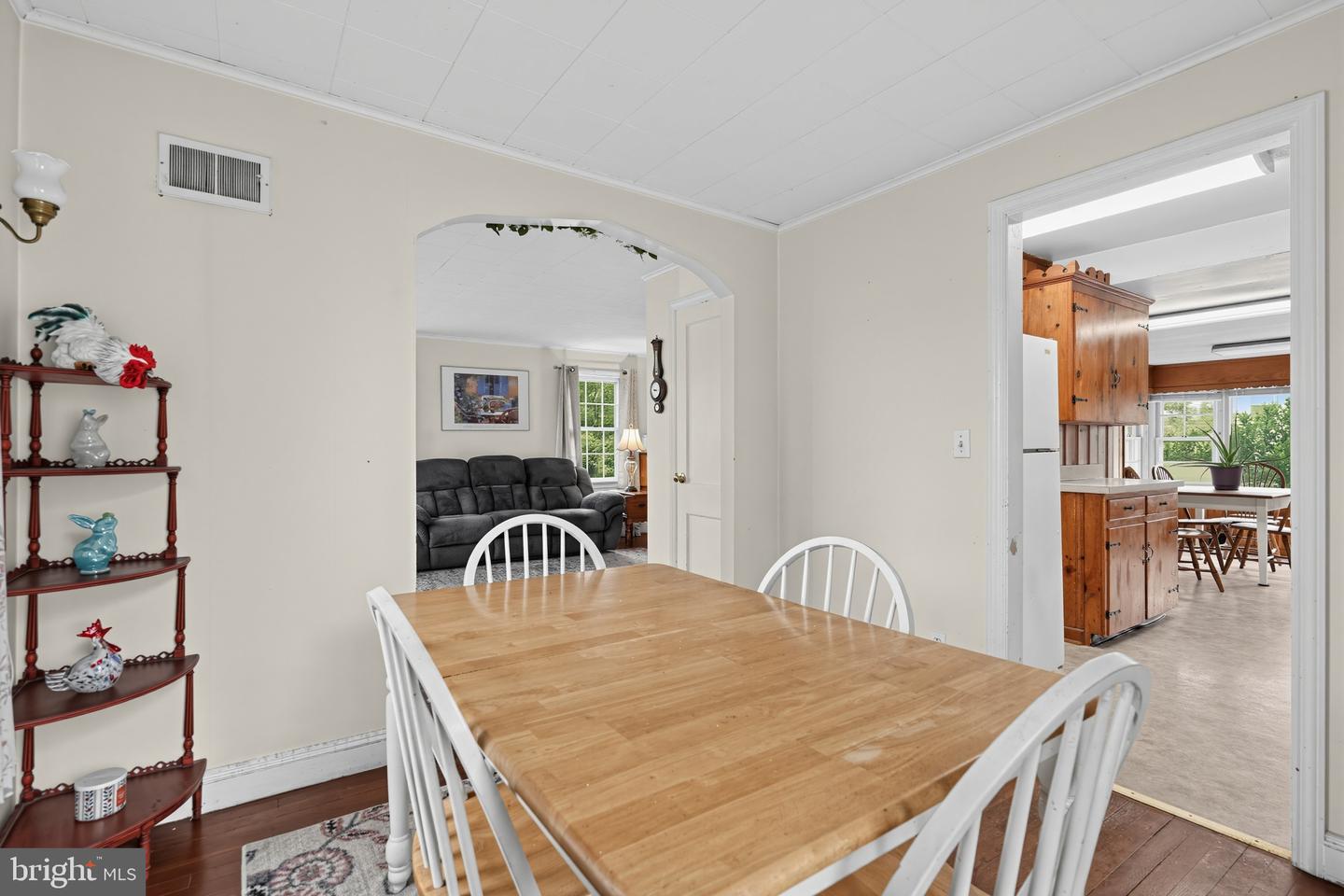 104 Harron Ave Property Photo 15