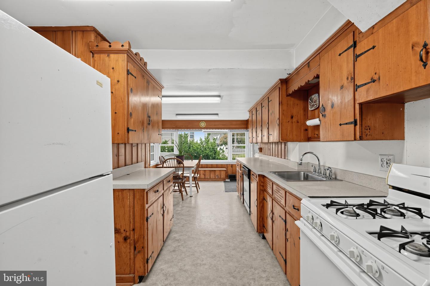 104 Harron Ave Property Photo 16