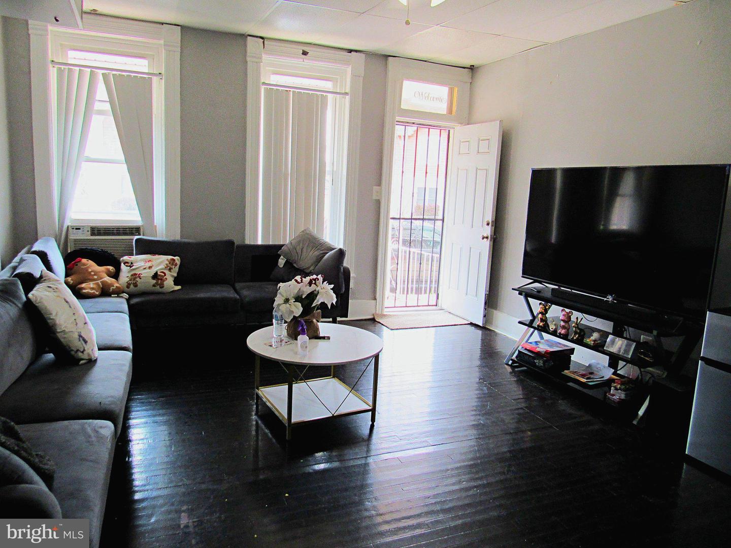 34 W End Ave Property Photo 4
