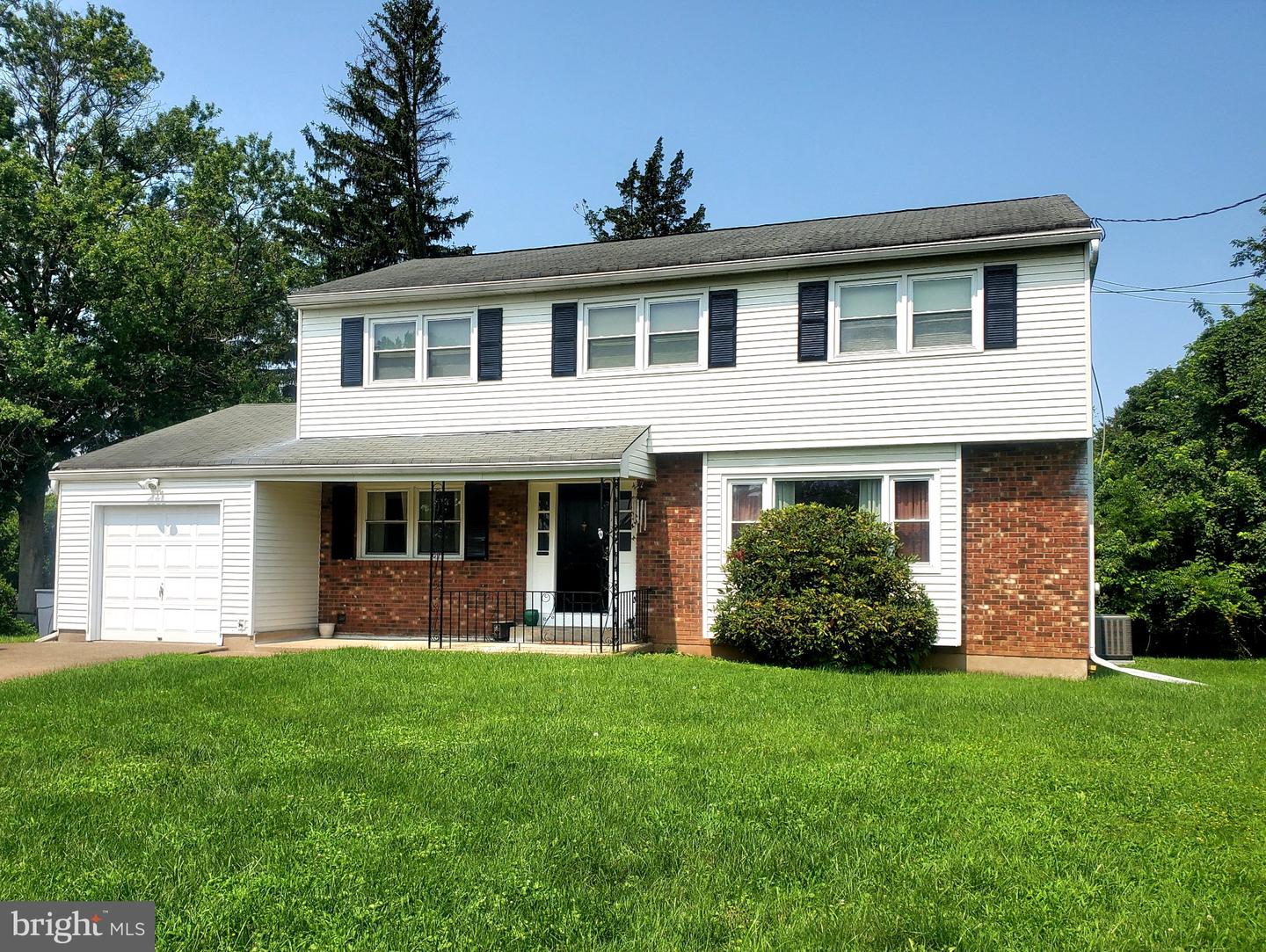 65 Nancy Ln Property Photo 1