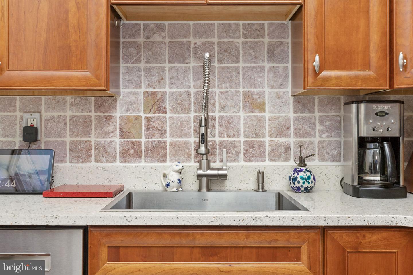 9 Abbey Pl Property Photo 14