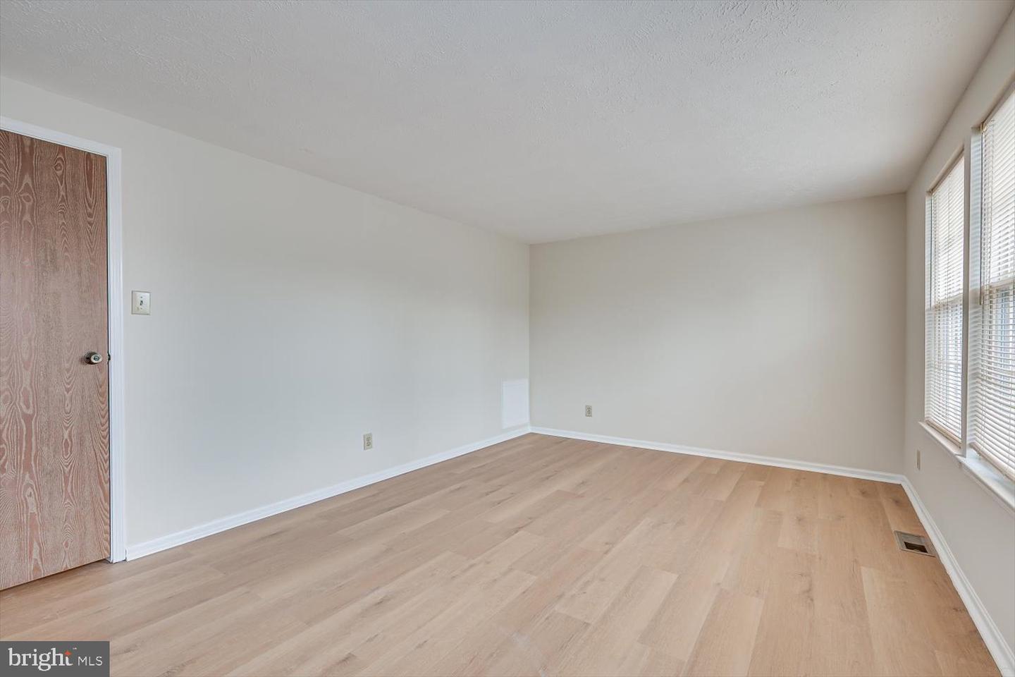 12 S Hill Dr S Property Photo 18