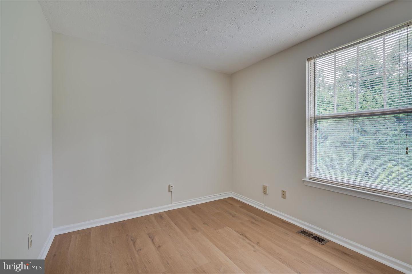 12 S Hill Dr S Property Photo 21
