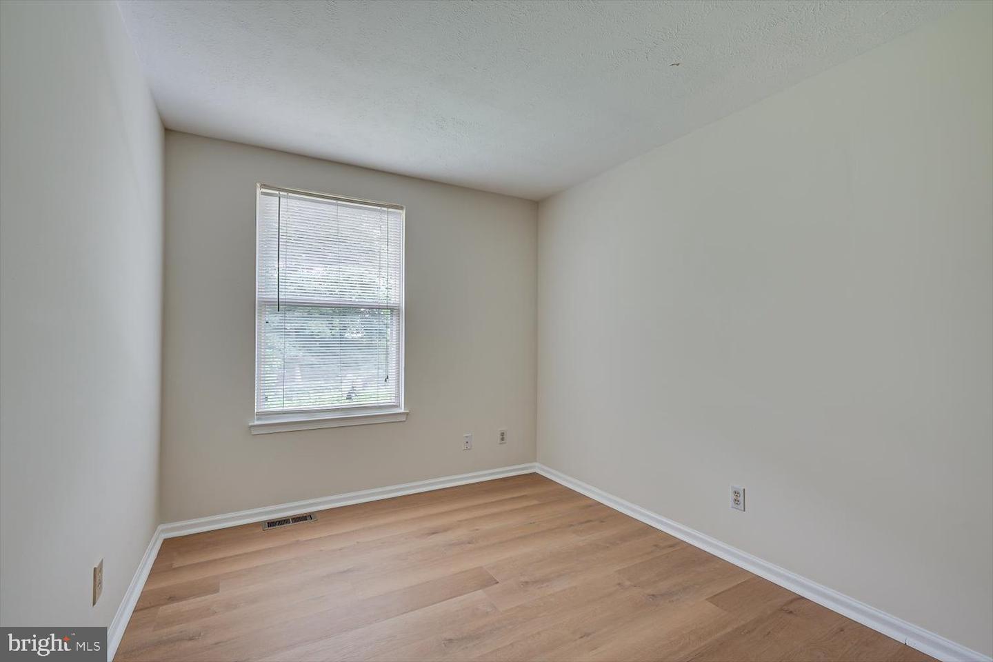 12 S Hill Dr S Property Photo 22