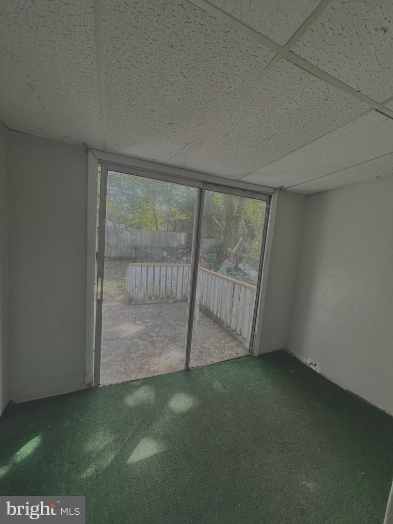 122 Exton Ave Property Photo 6