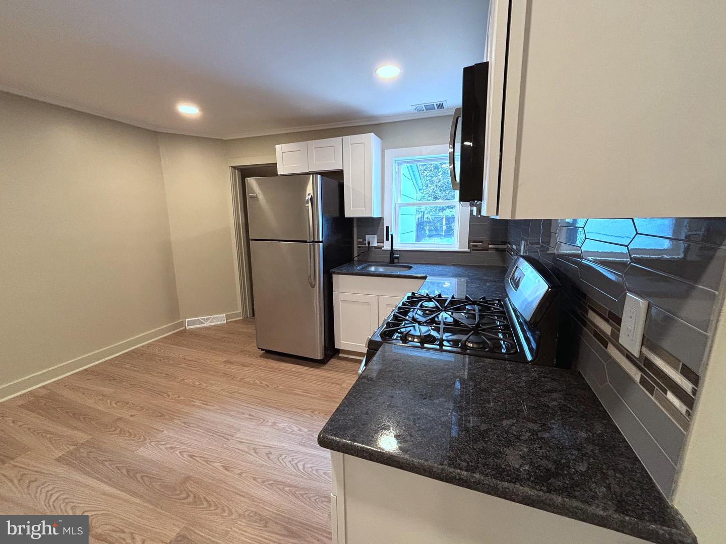 106 William St Property Photo 15