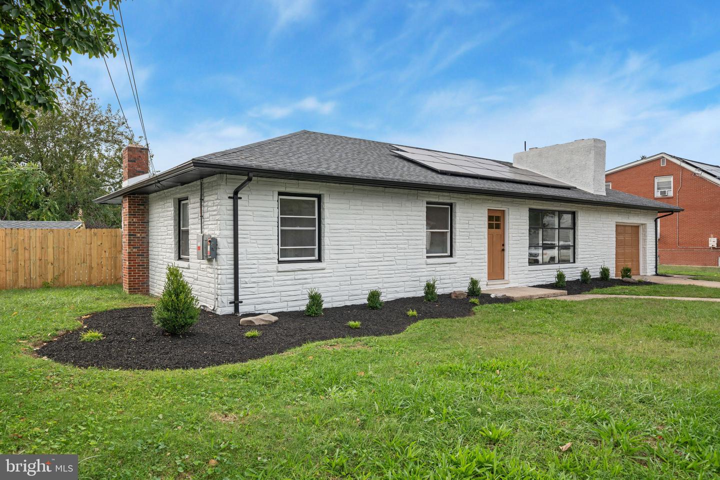1381 Deutz Ave Property Photo 2