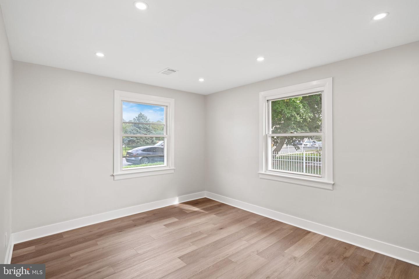 1381 Deutz Ave Property Photo 14