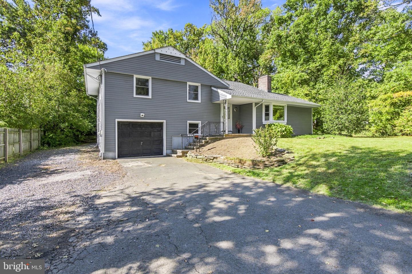 228 STATE RD Property Photo 1