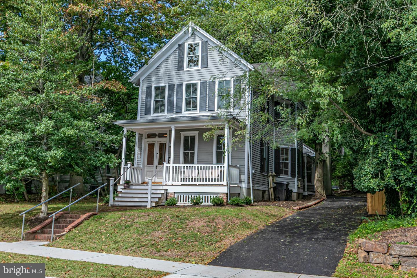20 HART AVE Property Photo 1