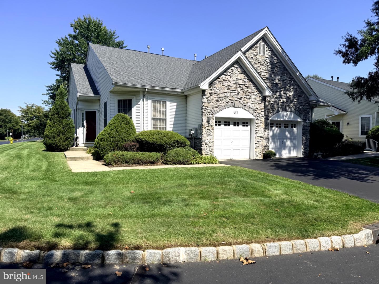 100 MEADOWLARK DR Property Photo 1