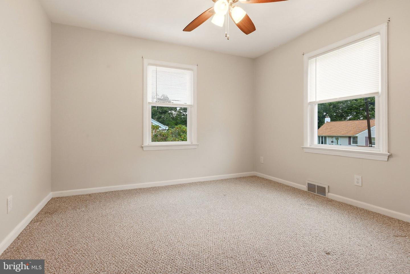 23 Middleton Dr Property Photo 14