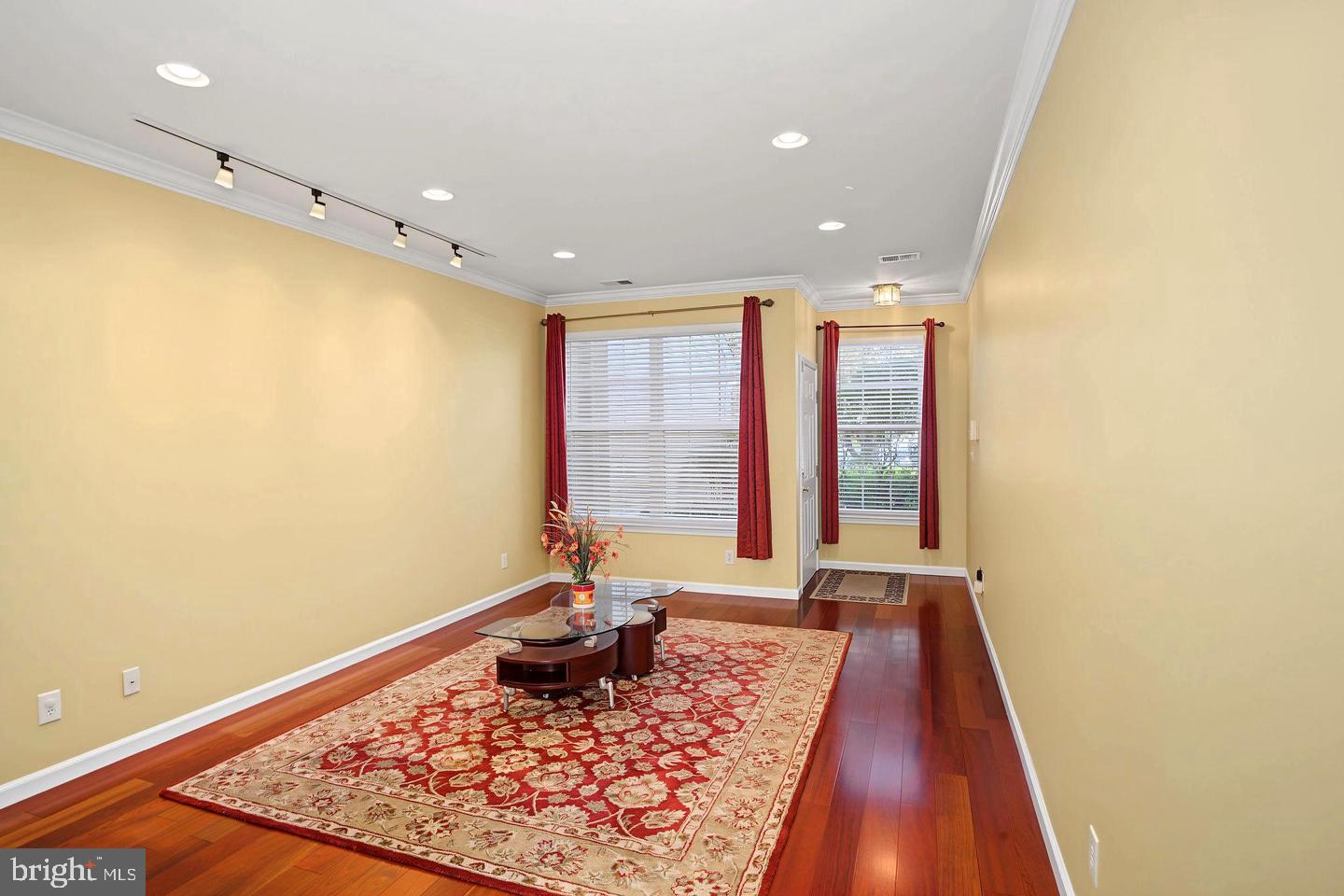 51 York Rd Property Photo 6