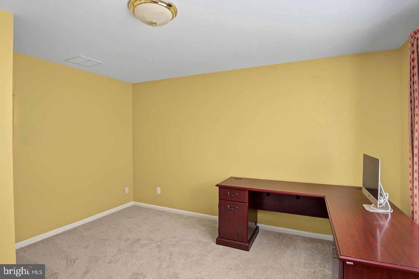51 York Rd Property Photo 23