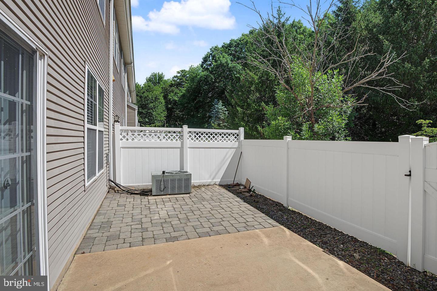 51 York Rd Property Photo 29