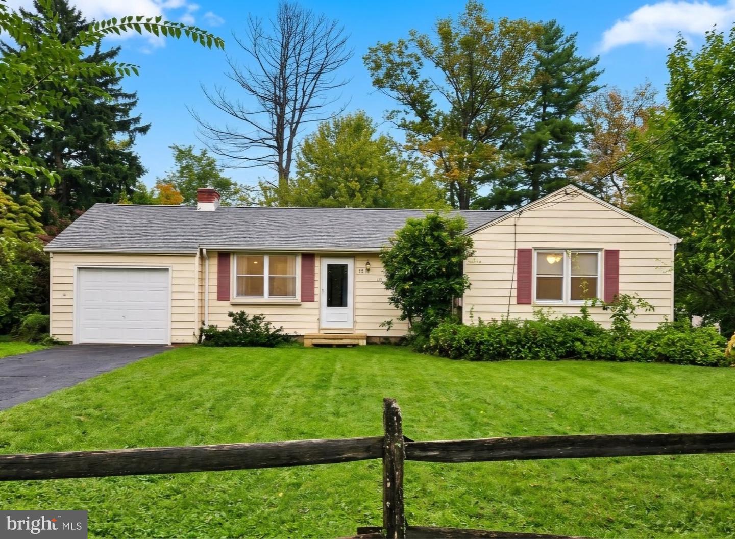 19 Dorann Ave Property Photo 1