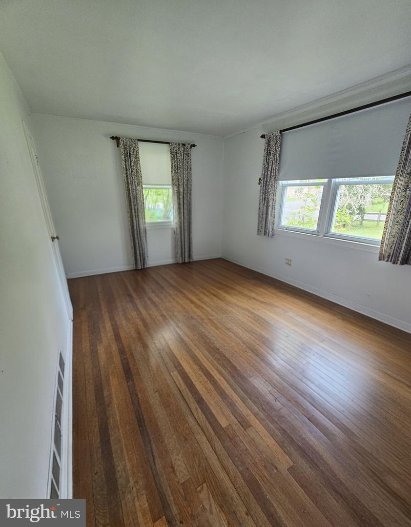 19 Dorann Ave Property Photo 9