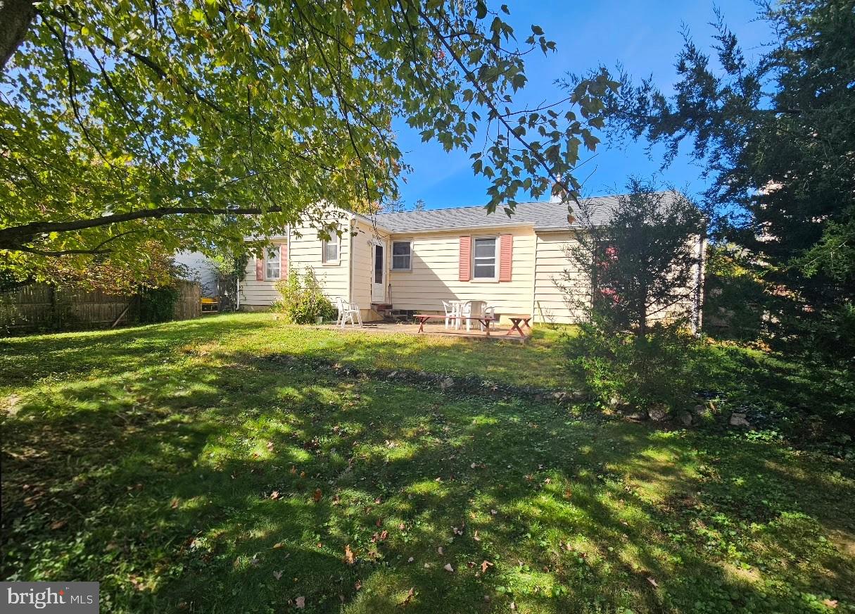19 Dorann Ave Property Photo 23