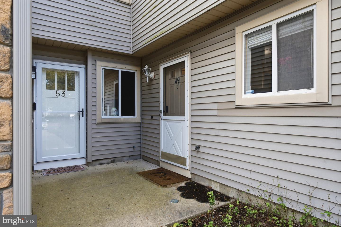 49 Chatham Ct Property Photo 2