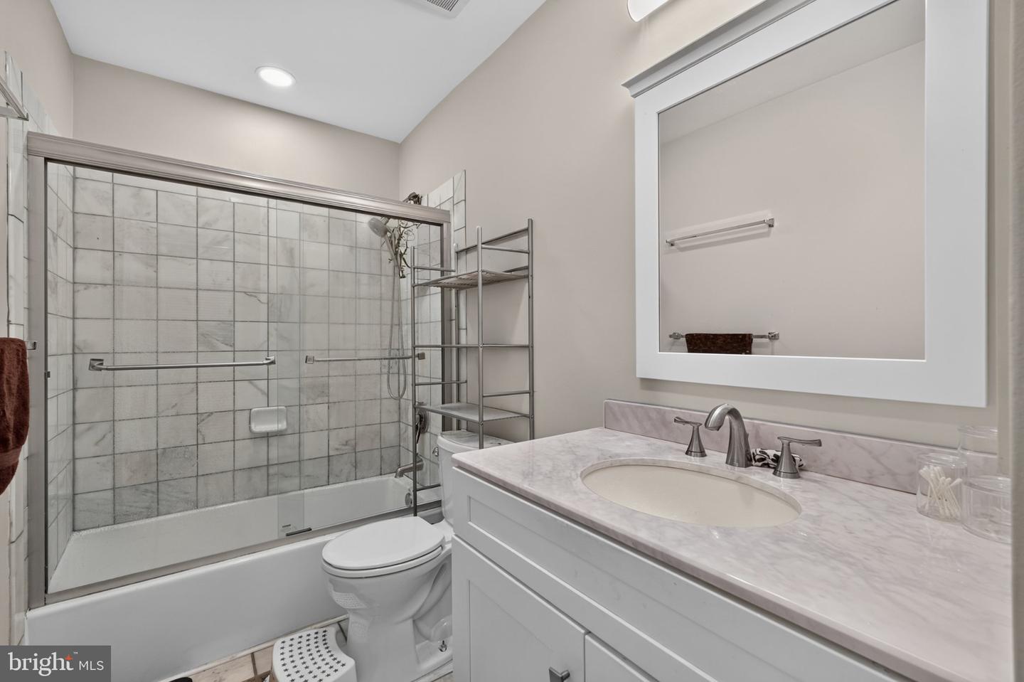 49 Chatham Ct Property Photo 16