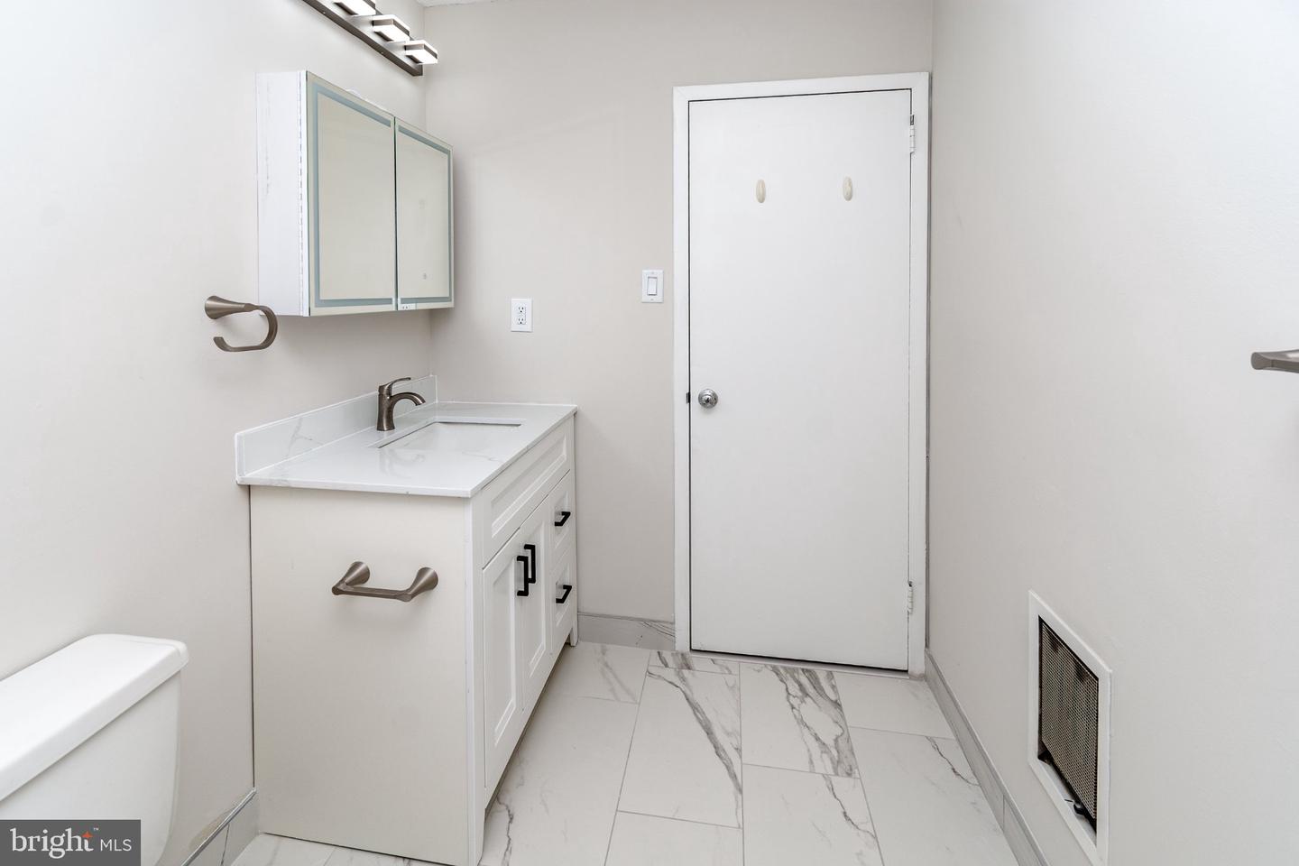 860 Lower Ferry #3 B Property Photo 26