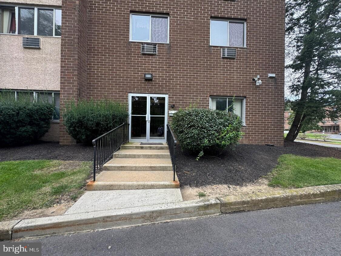 860 Lower Ferry Rd #0-a Property Photo 4