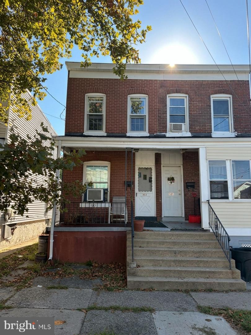 103 DAYTON ST Property Photo 1
