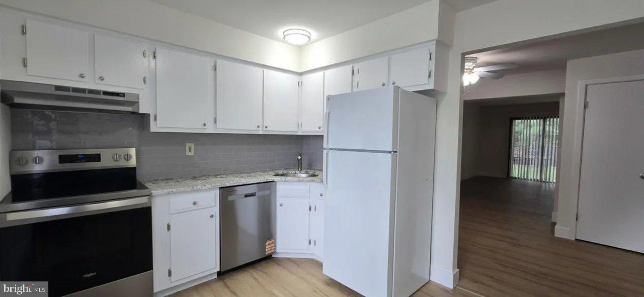 1614 Silver Ct Property Photo 2