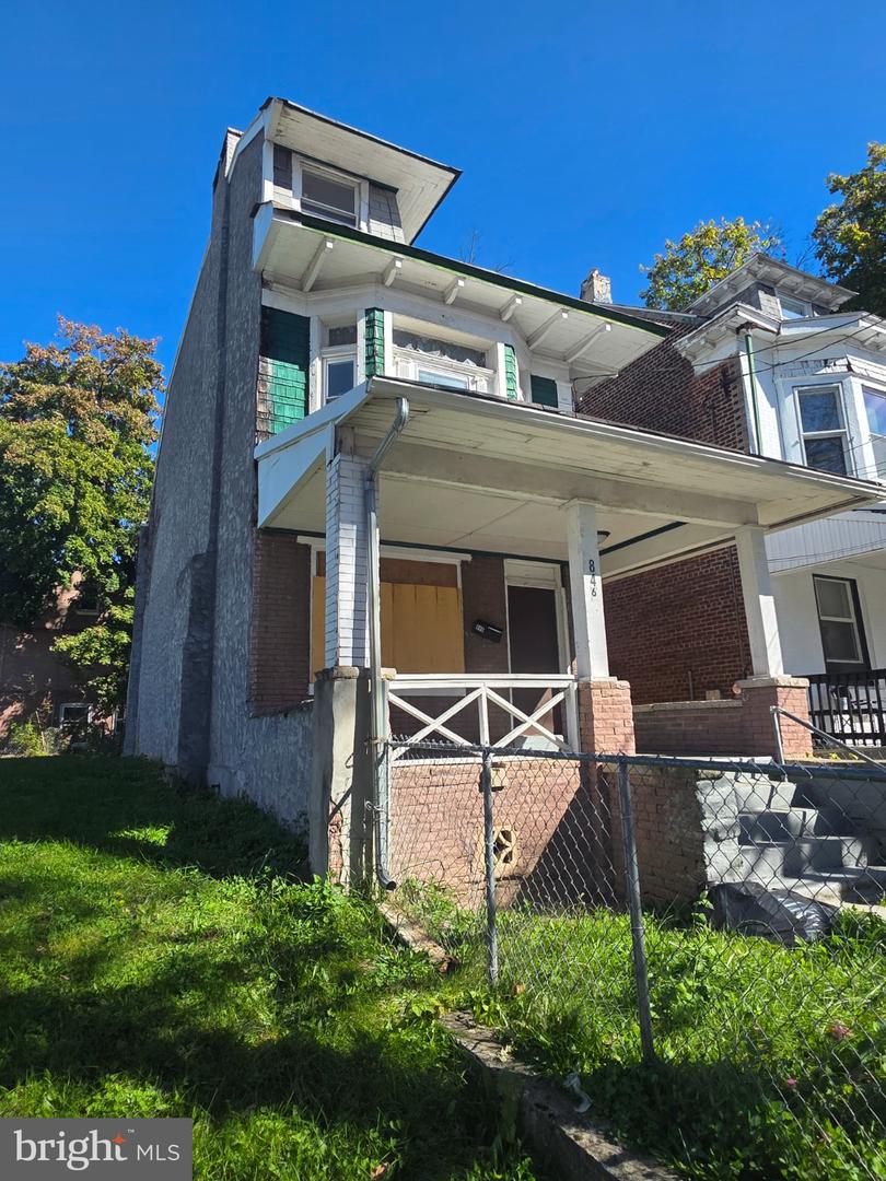 846 Stuyvesant Ave Property Photo 4