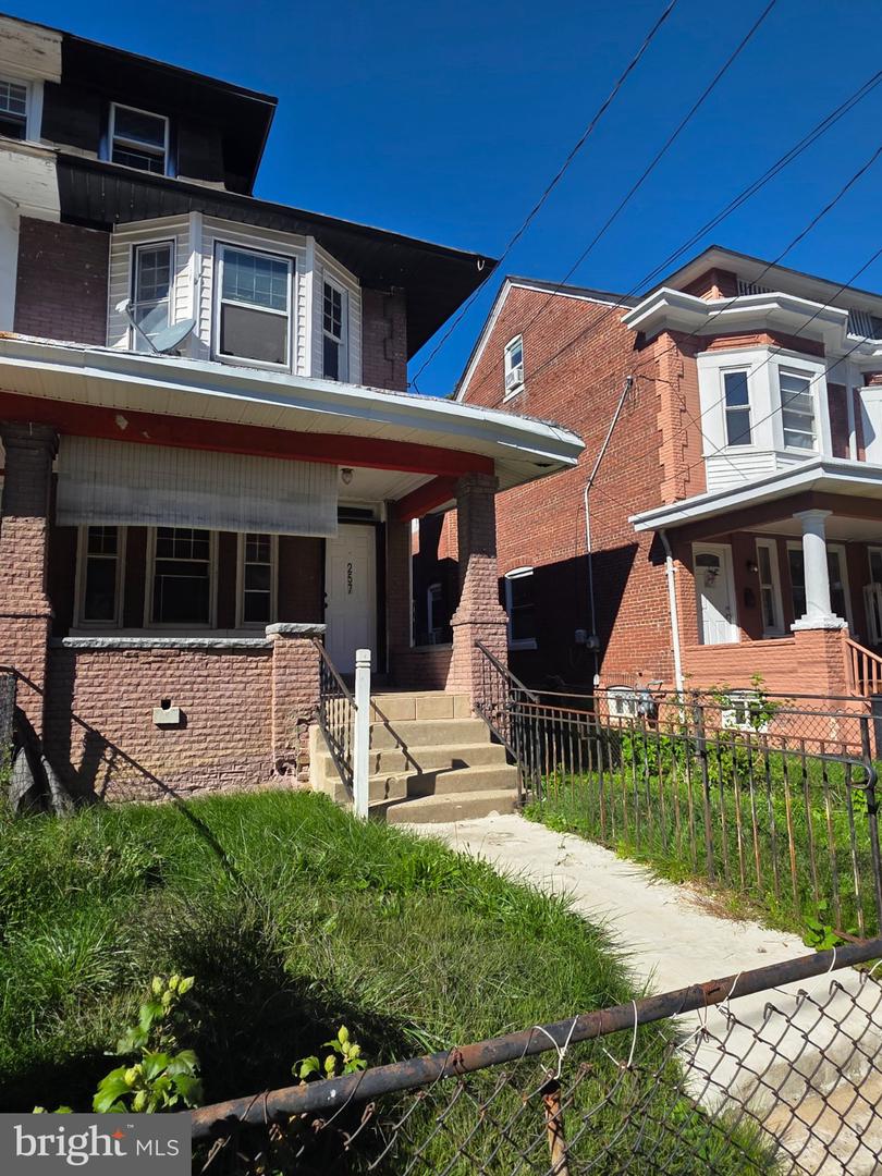 257 HIGHLAND AVE Property Photo 1