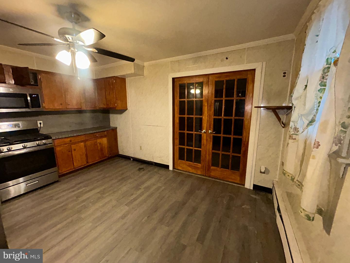 127 Hawthorne Ave Property Photo 9