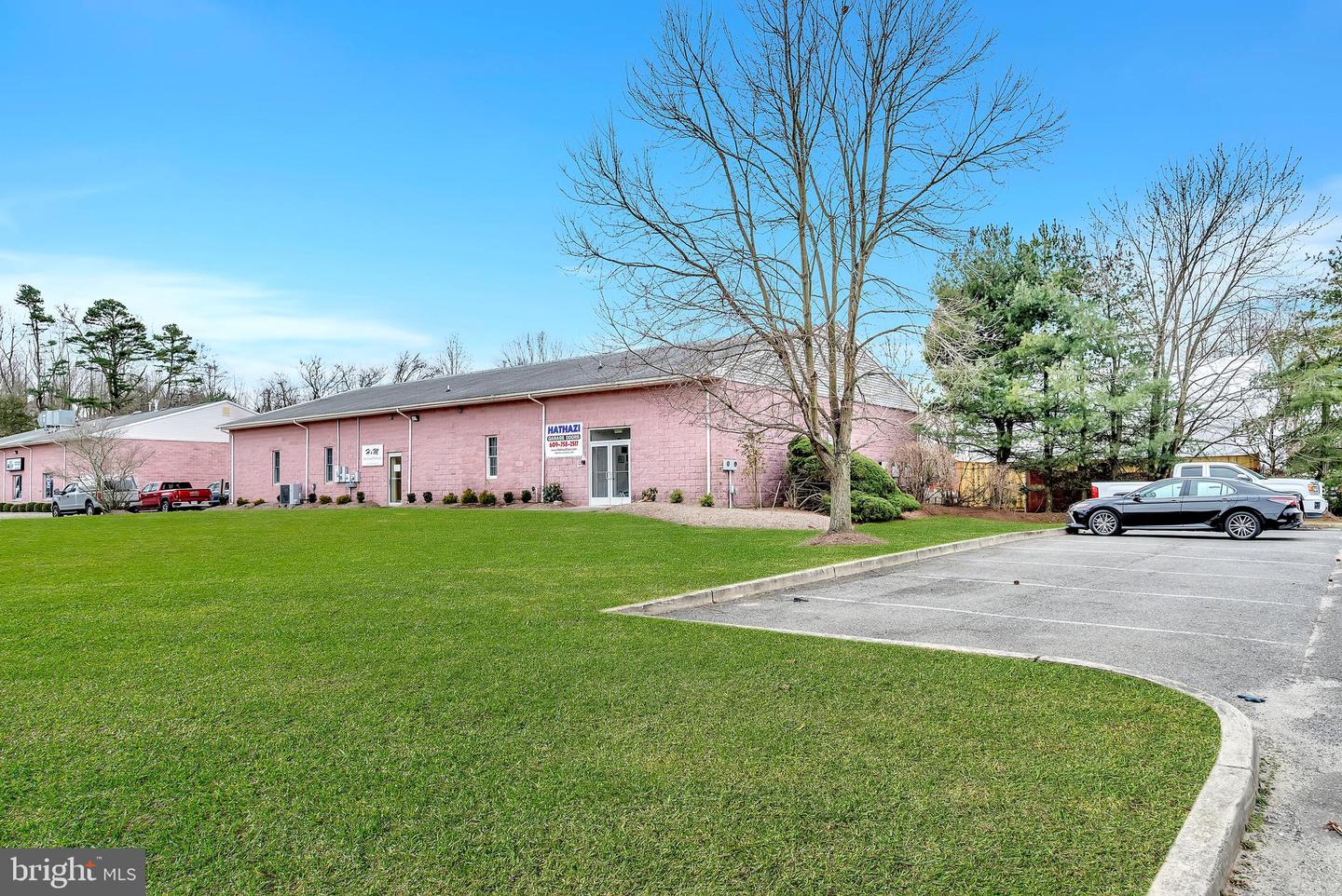 18 Hornerstown Rd #b Property Photo 1