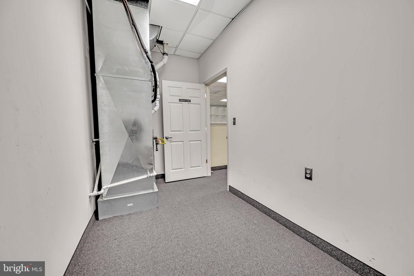 18 Hornerstown Rd #b Property Photo 9