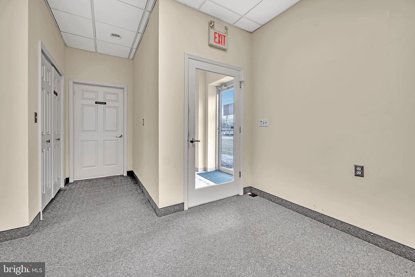 18 Hornerstown Rd #b Property Photo 11