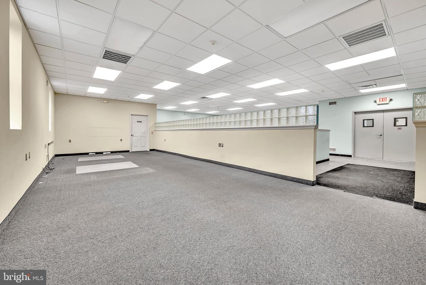 18 Hornerstown Rd #b Property Photo 12