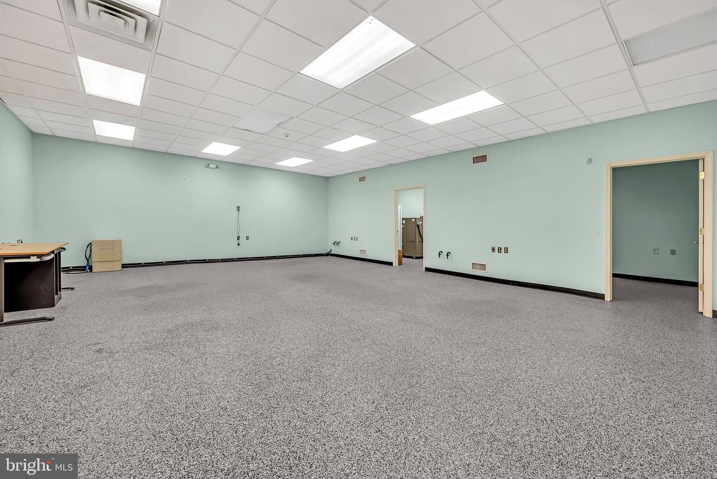 18 Hornerstown Rd #b Property Photo 23