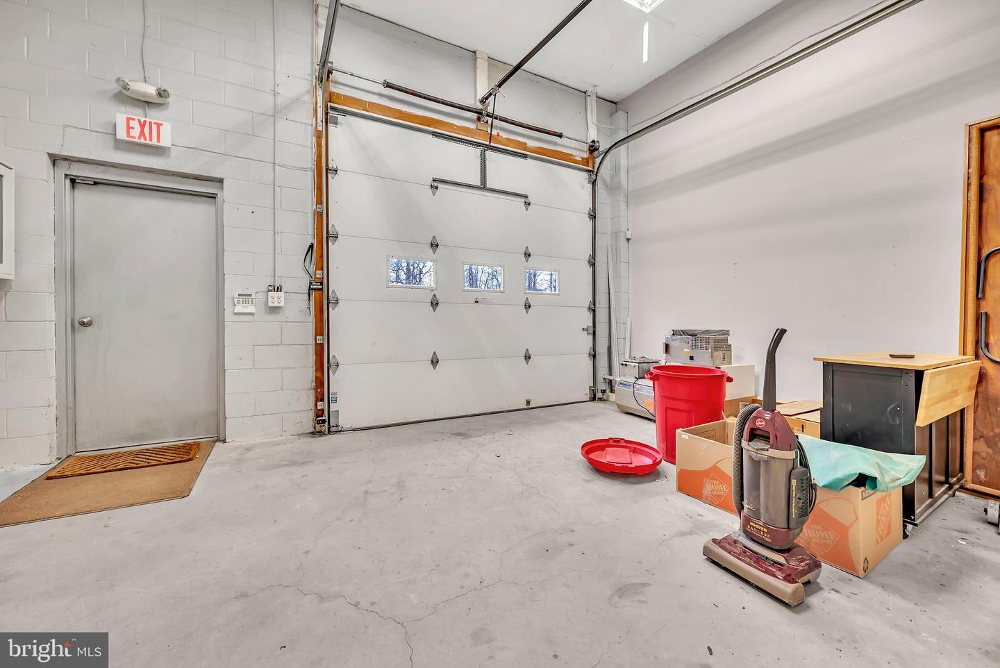 18 Hornerstown Rd #b Property Photo 28