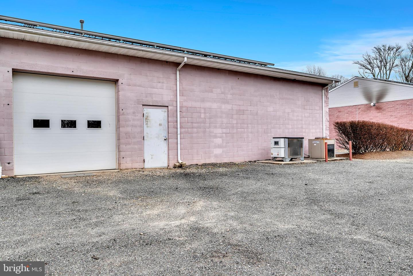 18 Hornerstown Rd #b Property Photo 32