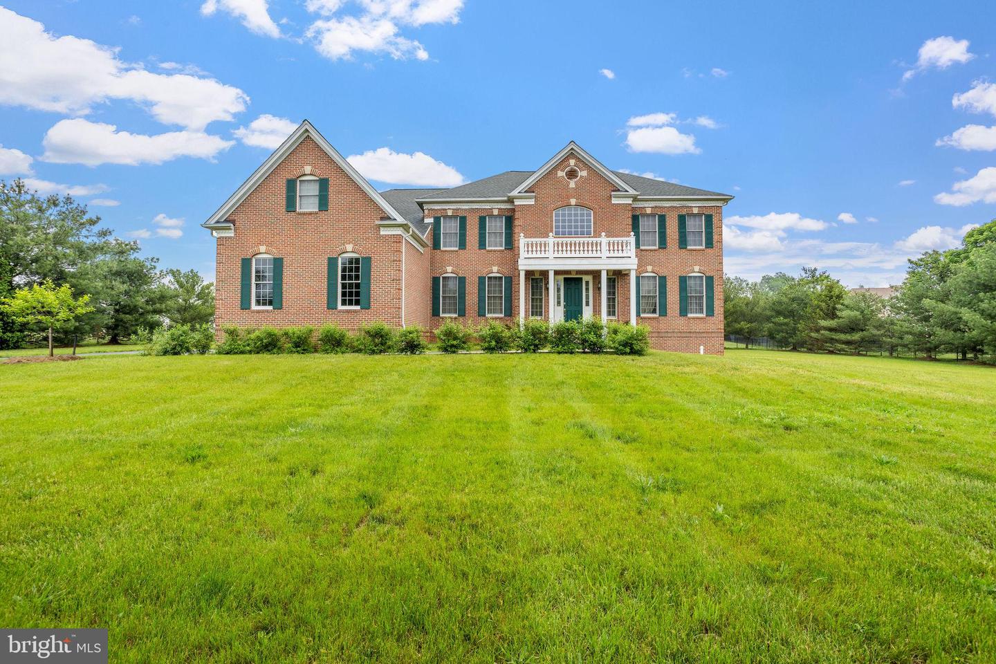 17 Grant Dr Property Photo 1