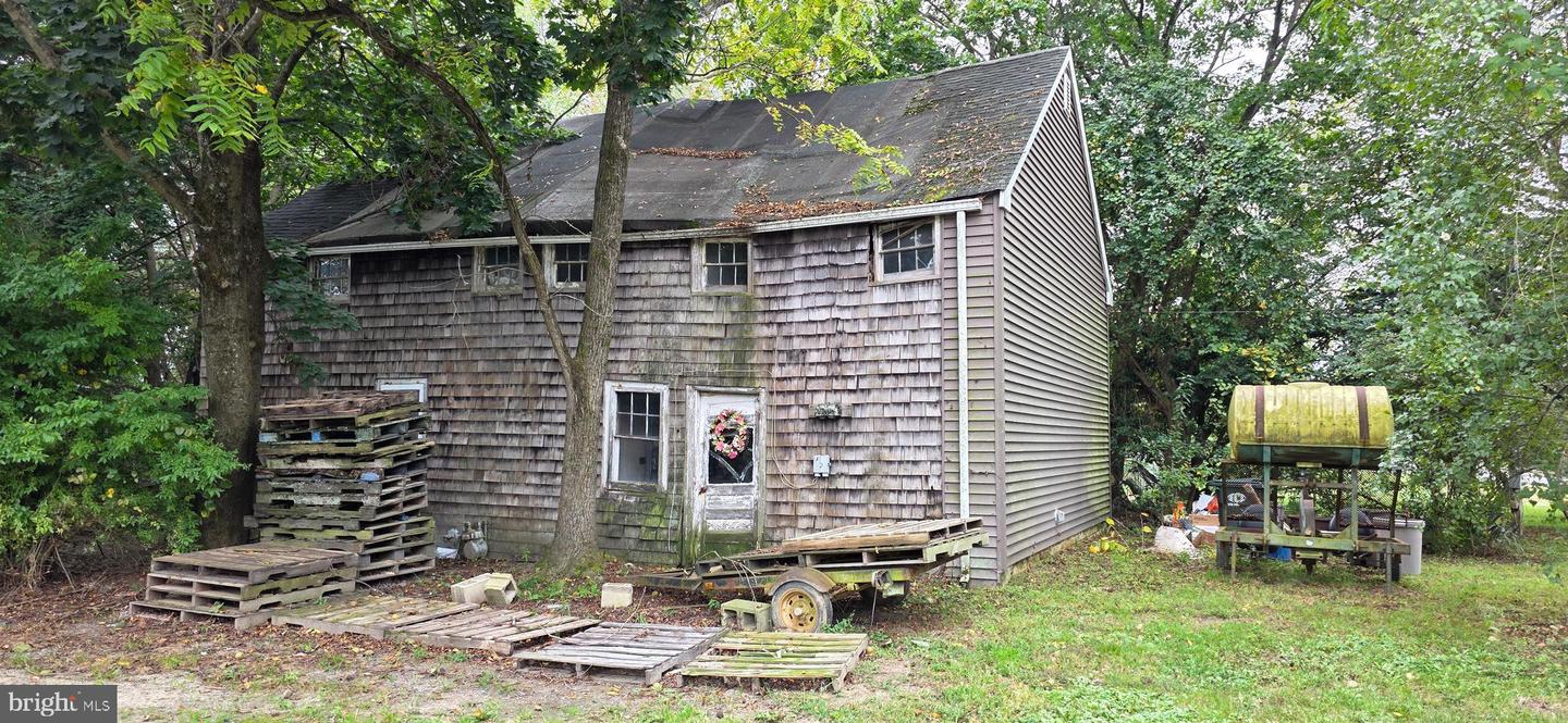 138 HOWELL RD