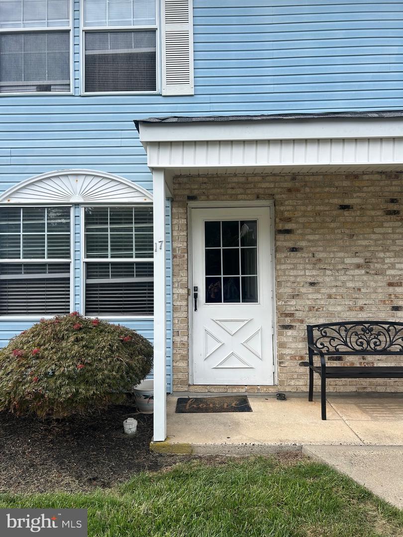 82 CLIFFWOOD AVE #C17