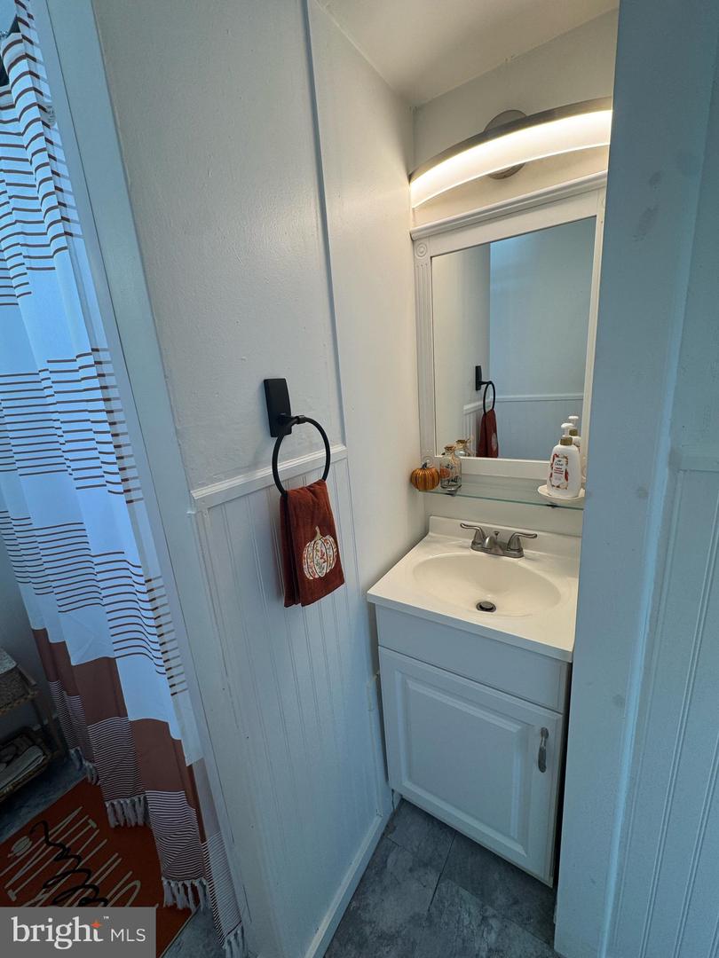 41 Atlantic St Property Photo 14
