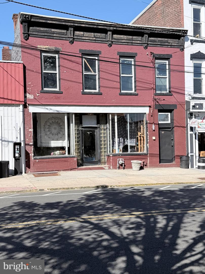 42 Broad St Property Photo 1