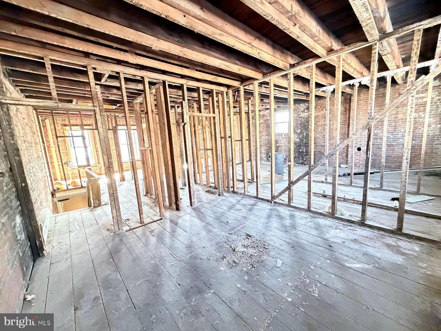 42 Broad St Property Photo 3