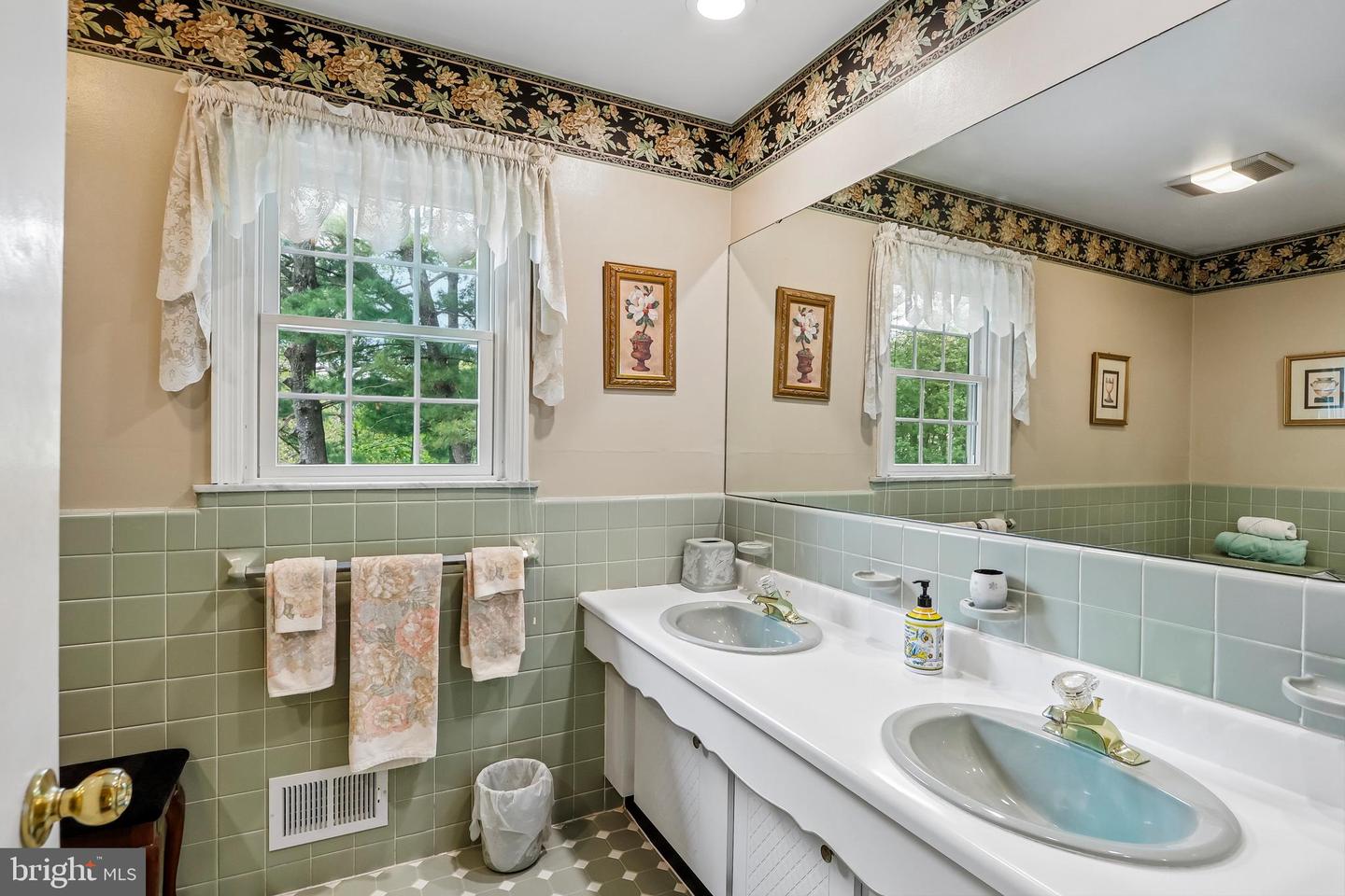 523 Bowne Rd Property Photo 39