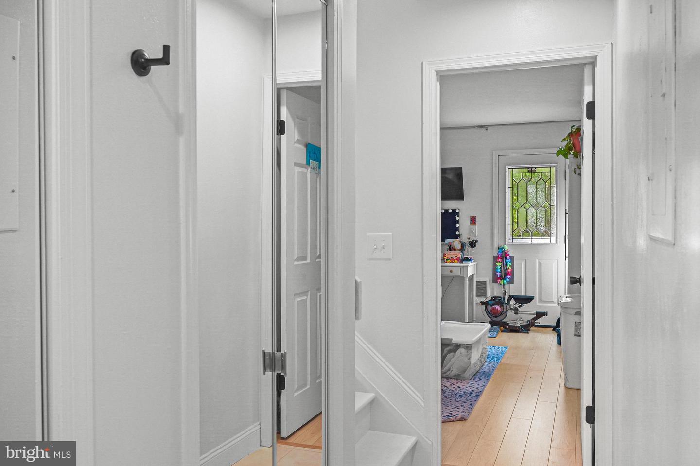 100 1st St #6 Property Photo 6