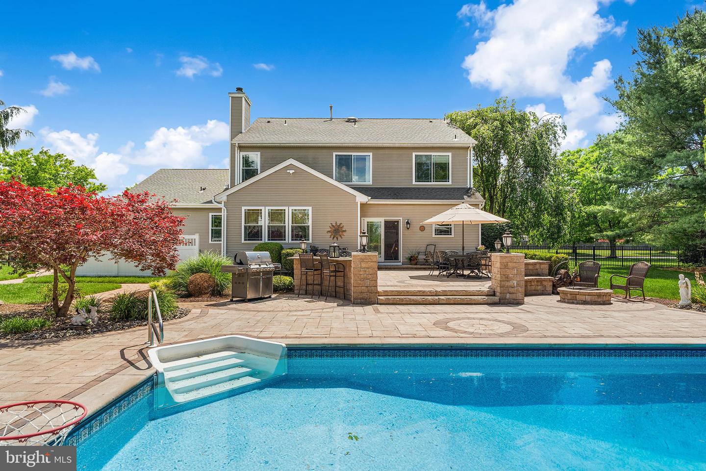61 CLIFFWOOD DR